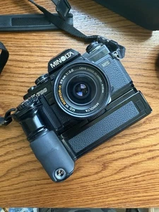 Minolta X-700 analoge Spiegelreflexkamera 35mm mit 2 Objektiven & Motorantrieb - TOP+ - Bild 1 von 24
