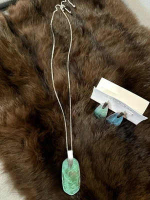 Kendra Scott Inez Colgante Collar y Pendientes Plata Iridiscente Foto 1 de 4