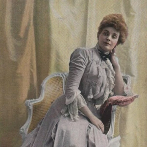 Mme Réjane  -- Théâtre - - Gravure de presse 1904 - Picture 1 of 2