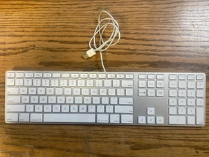 Apple USB Wired Keyboard With Numeric Keypad - A1243 - Picture 1 of 6