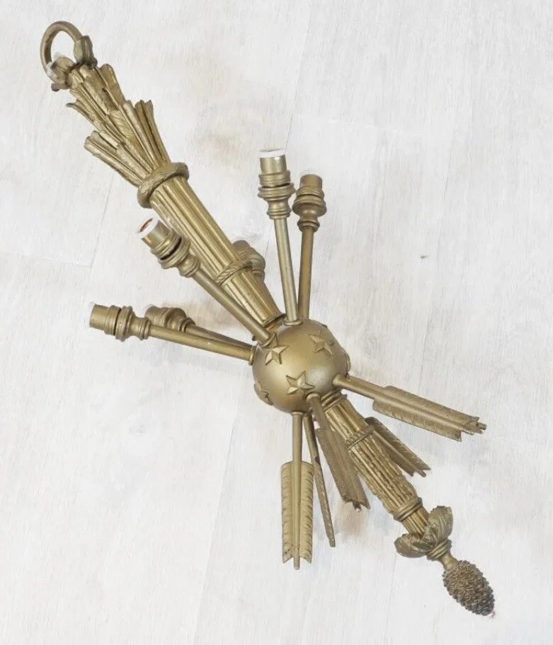 Maison BAGUES Lustre en bronze doré à 6 bras de lumiere & pomme de pin, H 65cm - Photo 1/4