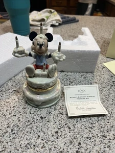 Lenox Disney Topolino's Birthday's Surprise Treasure Trinket Cake Figure Box - Foto 1 di 6