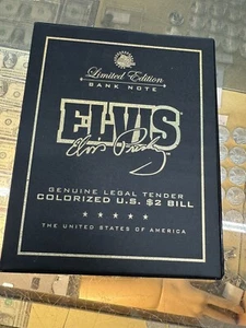 Elvis Presley 75. "The King" colorierter US $2 Schein mit Nachnahme in Folio brandneu! - Bild 1 von 7