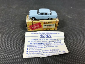 Voiture miniature NOREV 1/86 Mercedes 220 bleue dans sa boite neuve 1960 - Picture 1 of 7