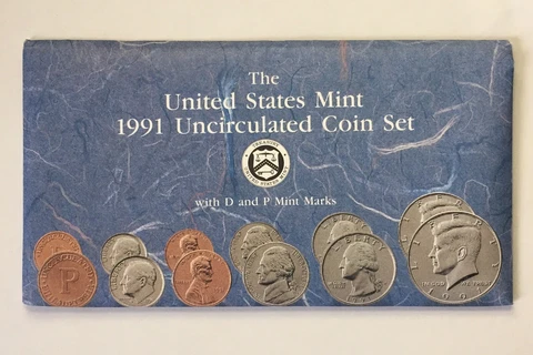 1991 U.S. Mint Uncirculated Coin Set from Philadelphia & Denver Mints 12 Coins Cover