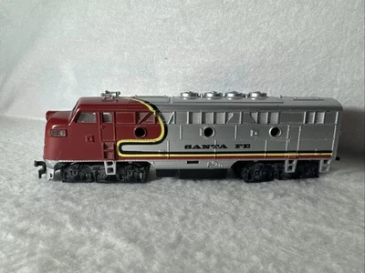 Model Power Ho Scale F3 Santa Fe, Diesel, Locomotive, Dummy, Or Train Set Layout - Image 1 of 4