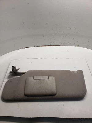 Used Left Sun Visor fits: 2006 Ford Taurus from/12/01/03 L. w/o Illumination Lef - Image 1 of 4