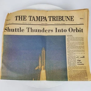 Vintage 1981 Columbia Space Shuttle Thunders Into Orbit Tampa Tribune News - Bild 1 von 3