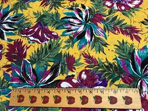 Tessuto cotone floreale giallo blu verde rosso Marcus Brothers BTY  - Foto 1 di 3