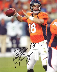 PEYTON MANNING HAND SIGNED 8x10 COLOR PHOTO+PEYBACK COA GREAT POSE BRONCOS - Picture 1 of 2