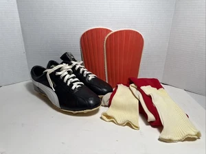 Puma Sport 70’s Soccer Cleats SIZE 4 + Shin Guarda And Socks Vintage VGC - Picture 1 of 12
