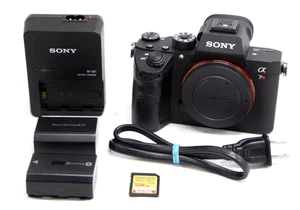 Cámara de fotograma completo sin espejo Sony Alpha A7R III 4K 42 MP - Muy buen estado. - Imagen 1 de 8