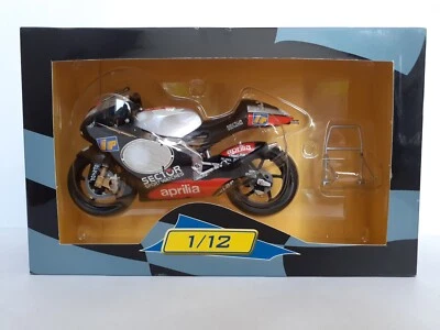 MOTO GP ALTAYA 1/12 APRILIA RSV250 Marco MELANDRI 2002 N°3 dans sa boîte - Photo 1/4