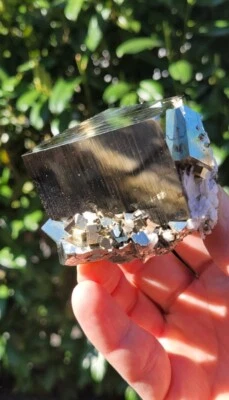  Pyrit, Pyrit Stufe , Pyrit  Würfel Form  Huanzala Mine Ancash/ 371g - Bild 1 von 4