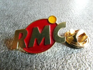 RARE PINS PIN'S - RMC - RADIO - LOGO - SIGLE - MUSIQUE - Signé AUDIOVISON - Imagen 1 de 3