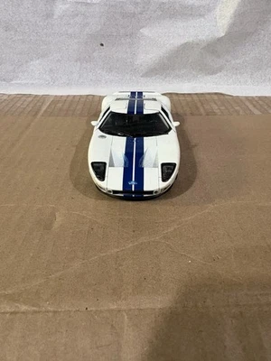 New Ray 1/32 Scale Diecast White 2005 Ford GT Car - Image 1 of 4