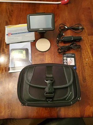 Magellan RoadMate 2230T-LM with Mount, DC Cord & Bag, Bundle - Image 1 of 4