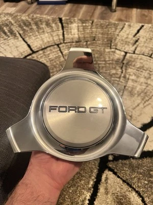 2005-2006 Ford GT supercarro base roda centro tampa/spinner novo em folha nunca usado.  - Imagem 1 de 4