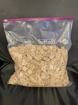 Gran Lote De 2400+ Azulejos Scrabble Madera Madera Letra Hobbie Artesanía Juego de Mesa Foto 1 de 4