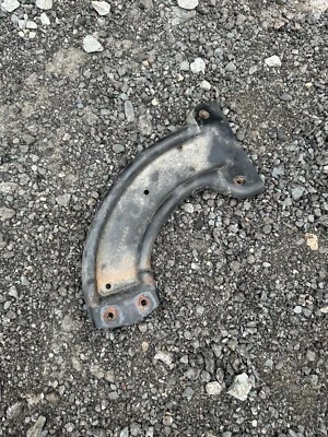 2000-2006 GMC Yukon XL 1500 Front Left Fender Bracket 15709453 OEM - Image 1 of 4