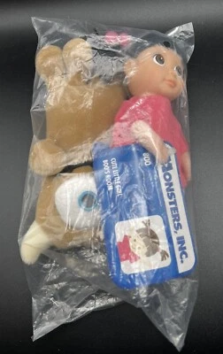 Disney Store Monsters Inc. 5.5” Boo Vinilo Peluche y Little Mikey Nuevo  Foto 1 de 4