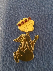 Die süßeste Vintage Brosche goldfarben rot Strass Heiligenschein Engel - Bild 1 von 3