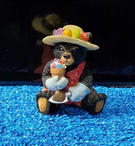 Gardening Bear Figurine - Picture 1 of 3