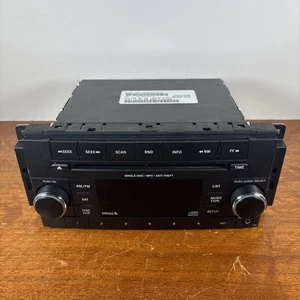 Jeep Dodge Chrysler OEM Radio AM FM MP3 CD Player Sirius P05091164AC 2007-2017 - Foto 1 di 16