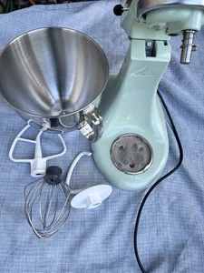 Kitchenaid Stand Mixer ARTISAN® SERIES 5 QUART TILT-HEAD PISTACHIO KSM150PSPT - Picture 1 of 16