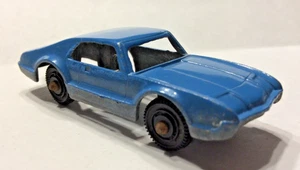 VINTAGE TOOTSIETOY OLDSMOBILE TORONADO BLUE 2 5/8" DIECAST METAL CAR CHICAGO USA - Picture 1 of 4