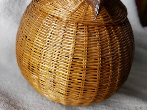 Shanghai Handicrafts Wicker Hen Basket Lacquer Sweetgrass Bird Vintage 1967 Cover