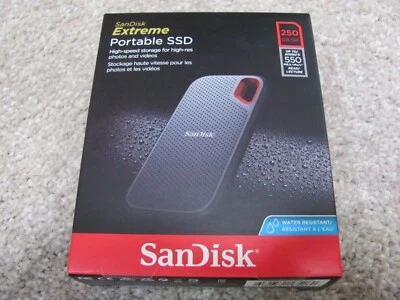 SanDisk Extreme Portable SSD 250GB - Up to 550MB/s - USB-C, USB 3.1 (SDSSDE60-25 - Image 1 of 4