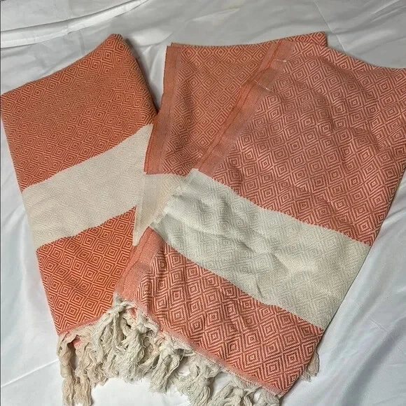 Orange and White Beautiful Diamond Pattern Turkish Bath Towel 3 Piece Set EUC - Image 1 of 1