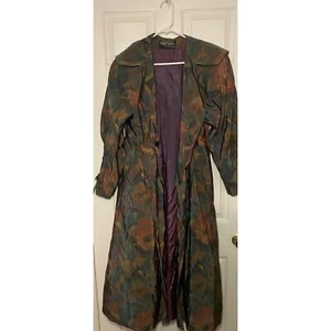 Portrait rain coat, trench coat. Lovely floral pattern. Size mediam - Picture 1 of 6