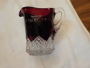 VINTAGE RUBY GLASS CREAMER SOUVENIR OF DETROIT MICH. - Picture 1 of 5