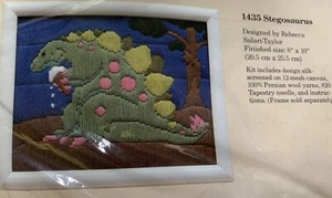 Creative Circle #1435 „Stegosaurus“ Stickpackung Neu aus altem Lagerbestand - Bild 1 von 3