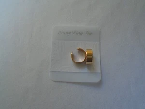 Gold Coloured Pair Of Ear Cuff Non Pierce Clip On Earrings 8mm New - Picture 1 of 2