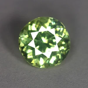 2.26 Cts_Brilliant Round Cut_100 % Natural Unheated Chrysoberyl_Excellent Fire - Picture 1 of 4