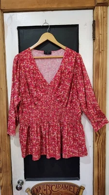 Blusa mujer Lane Bryant roja floral talla 22/24 Foto 1 de 4