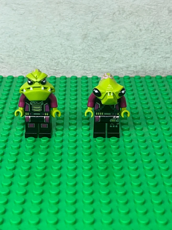 2 LEGO Space Alien Conquest Trooper & Pilot Minifigures 7049 7066 7052 - Image 1 of 1