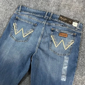 Wrangler Retro Women's Mae Mid Rise Stretch Boot Cut Jeans Size W19 L34 NWT - Picture 1 of 17