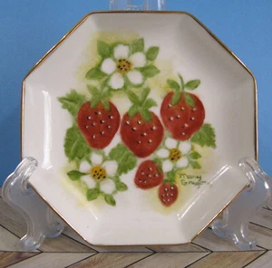 Mary Gregory Porcelain Vtg Trinket Dish Strawberry And Blossoms Octagon Cottage - Picture 1 of 6