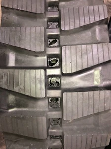 Rubber Track that fits a New Holland EH 35B - Size: 300x52.5x88 - Picture 1 of 1