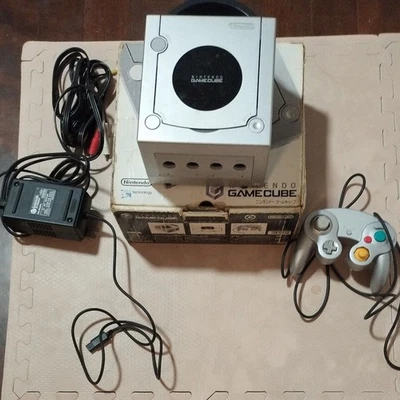 Consola Nintendo GameCube Silver NTSC-U/C con caja s0991M - Imagen 1 de 4
