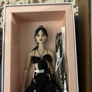 NRFB Demonic Strings Kumi~2025 IT Lottery NuFace Doll~MIB~RARE GORGEOUS IN BLACK - Picture 1 of 7