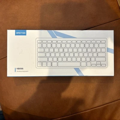Omoton White Wireless Keyboard KB066 - Image 1 of 2