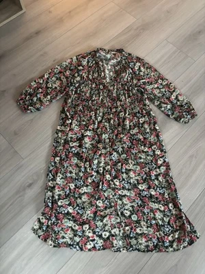 Zara Kleid Midi Schwarz Blumenprint Gr. XS Passend Bei Gr.  M Neuwertig - Bild 1 von 2