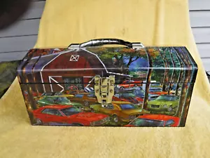 Neu mit Etikett! Rarität - selten! VOLLFARBIGE CHEVY AUTOS MIT SCHEUNE METALL WERKZEUGKISTE 16x7", KUNSTSTOFFSCHALE! - Bild 1 von 19