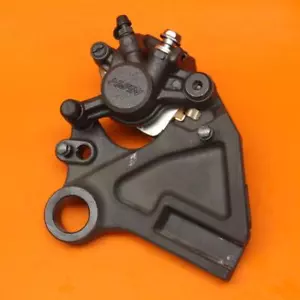 2022-2024 KAWASAKI NINJA ZX6R 636 OEM REAR BRAKE CALIPER W MOUNT BRACKET W PADS - Picture 1 of 6
