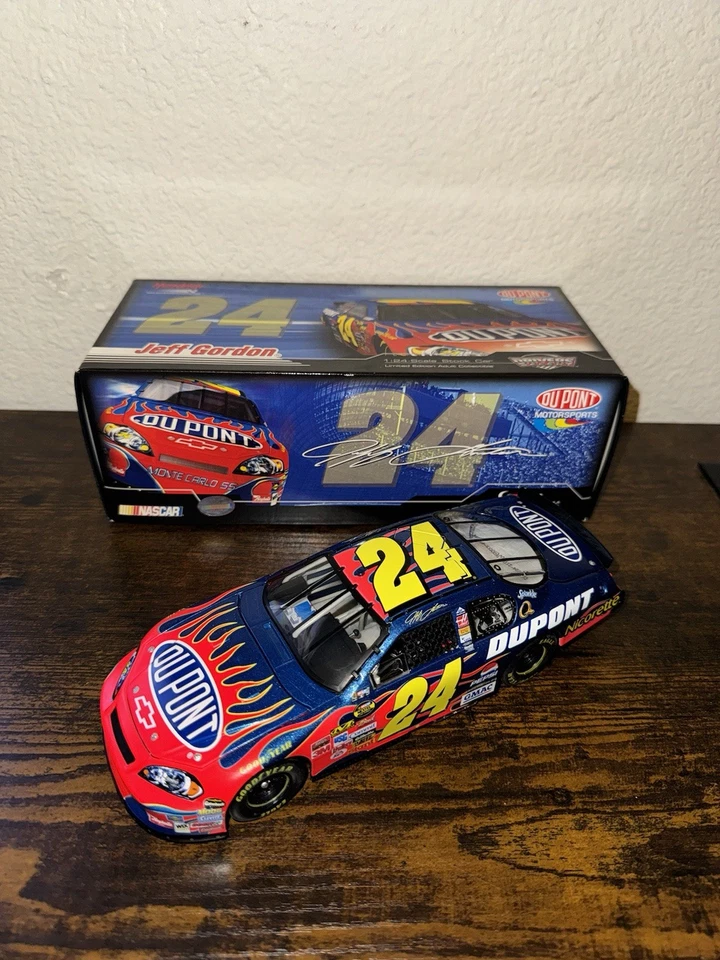 Action 1/24 Scale Jeff Gordon #24 DuPont 2007 Monte Carlo Limited Edition MiB - Image 1 of 4